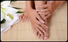 Manicure/ pedicure